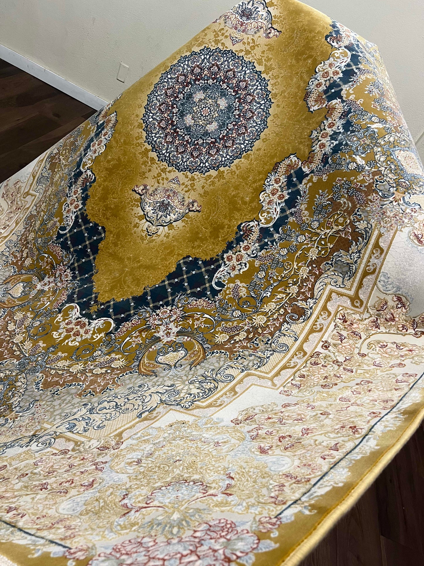 F-Elize Design, Gold