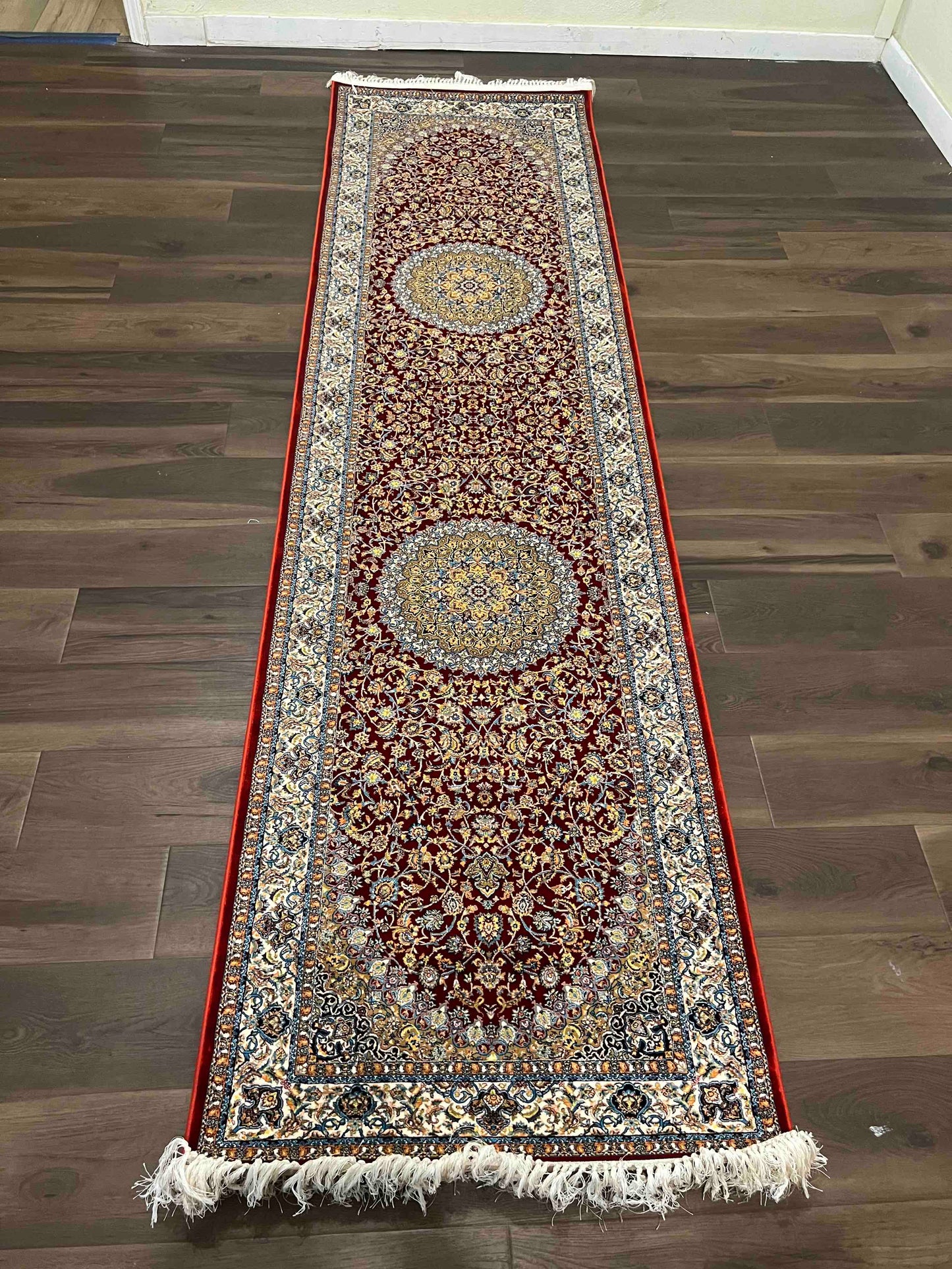 Isfahan Design, Red
